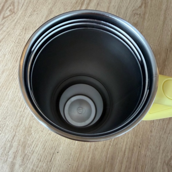 Stanley Yellow Insulated Mug 40 oz - Picture 4 of 6